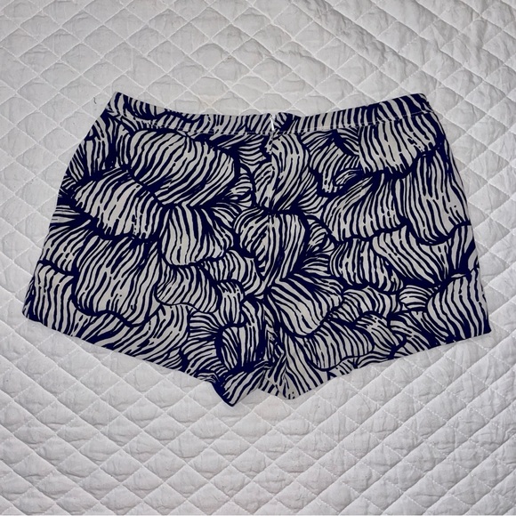 Lilly Pulitzer Women’s 2 Blue White Sonya Rayon House Of Nemo Shorts - Picture 4 of 9